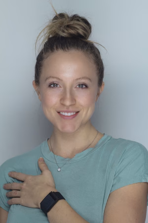 Elizabeth Fischer - Project Casting Gallery Image 2 Elizabeth Fischer - Gallery Image 2