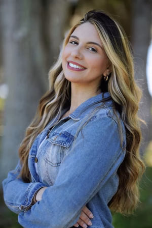 Julia Menning - Gallery Image 1