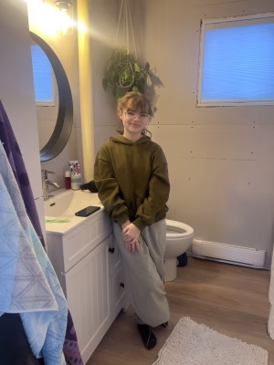 Ashinato Saunders - Gallery Image 1