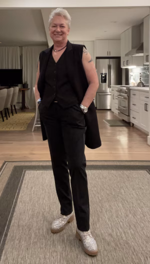 Sandy Mollett - Gallery Image 1