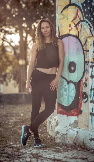 Chloe Henry - Gallery Image 1