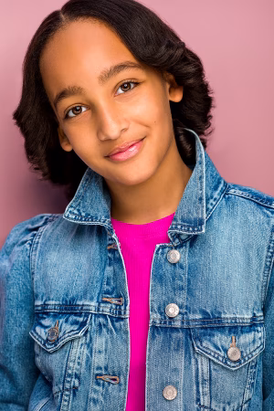 Zoë Rux - Gallery Image 4