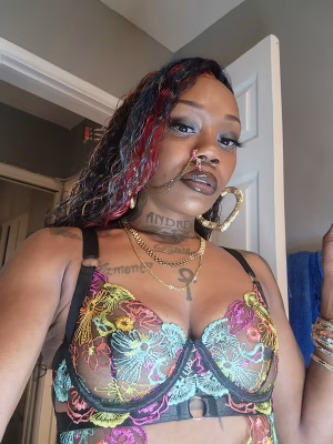 Dejanique Akens - Gallery Image 8