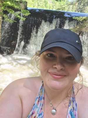 Juliette  Fox - Gallery Image 2