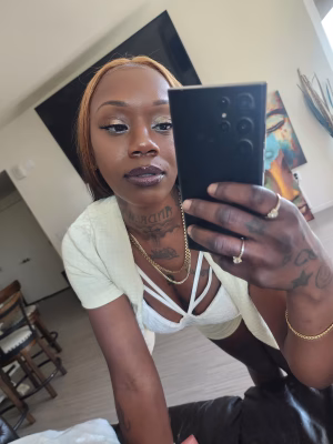 Dejanique Akens - Gallery Image 15