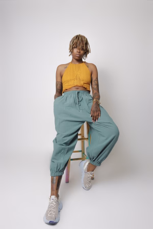 Mani Jones - Gallery Image 6