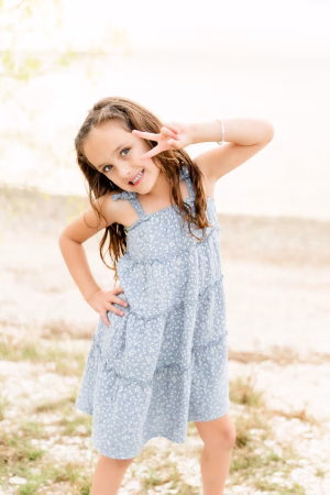 Kaitlyn Davis - Gallery Image 4