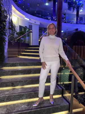 Cheryl Schiefelbein - Gallery Image 13