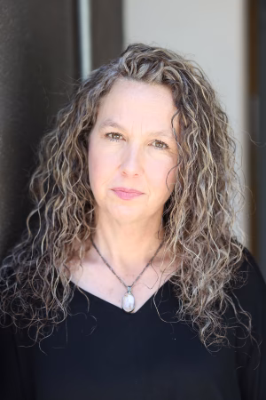 Angela Everett - Gallery Image 2