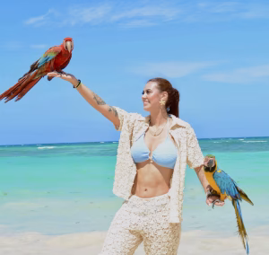 Juliana Hoyos - Gallery Image 10