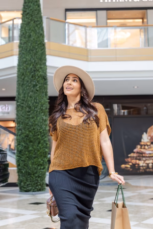 Camila Banus - Gallery Image 1