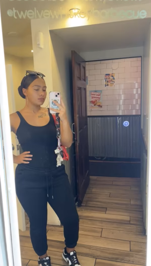 Arielle Middleton - Gallery Image 2