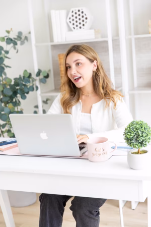 nicole hewitt - Gallery Image 3