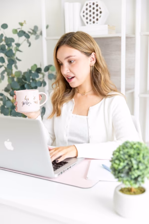 nicole hewitt - Gallery Image 4