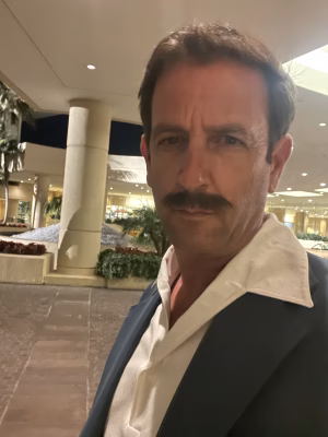 Robert Entous - Gallery Image 14