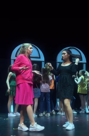 Giselle Holzel - Gallery Image 15