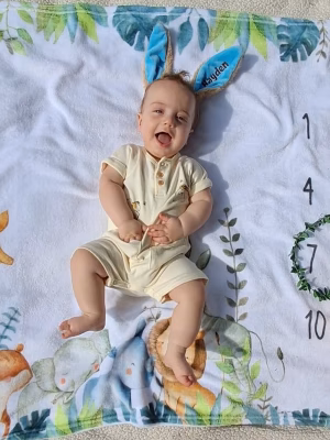 Holly  Hudson - Gallery Image 1