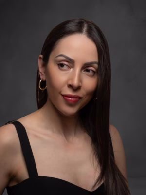 Laura Yllescas - Gallery Image 1