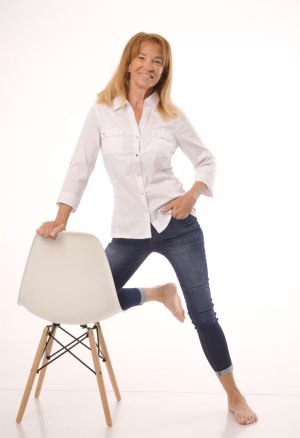 Stacie  Rowe-Jones - Gallery Image 9