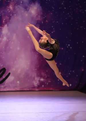 Peyton Hoch-Wienczek - Gallery Image 4