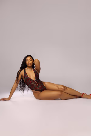 Victoria  Griffin - Gallery Image 2