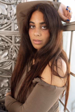 Kira Sells - Gallery Image 2