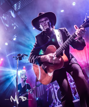 CJ GARTON - Gallery Image 4