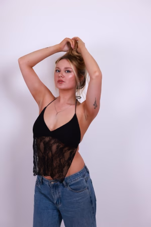 Taya Wood - Gallery Image 5