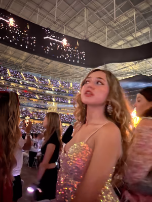 Isabella Ojeda - Gallery Image 6