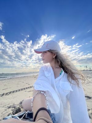 Isabella Ojeda - Gallery Image 4