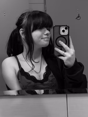 Adéla Hejduková - Gallery Image 3