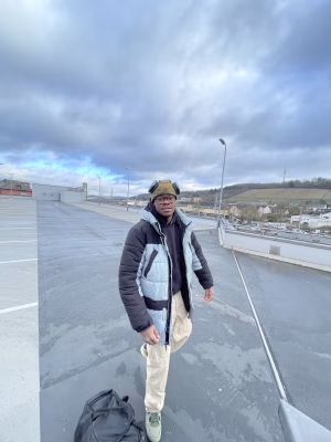 Noah Betz - Gallery Image 5