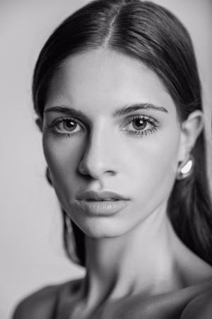 Nicolette Robertson - Gallery Image 1