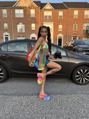 India Travers - Gallery Image 9