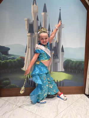 Isla Barney - Gallery Image 10