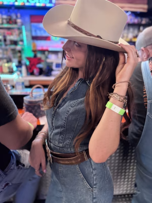 Julia Ruth  Lawrence - Gallery Image 5