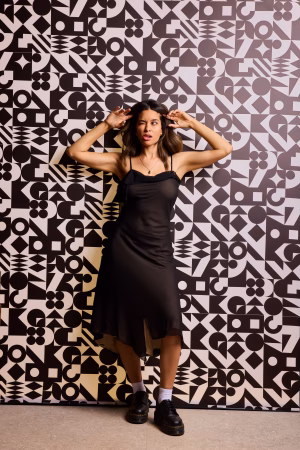 Liz Lanza - Gallery Image 9