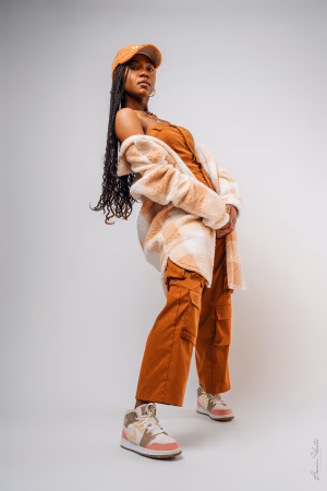 Kristen  Lewis - Gallery Image 4