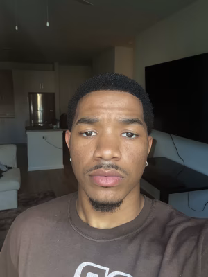 Karlwen Williams - Gallery Image 3