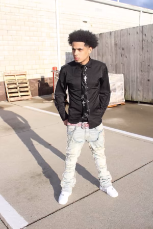 Elijah Yeldon - Gallery Image 1