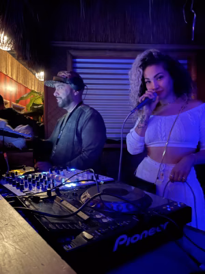 MoMo Dumont - Gallery Image 9