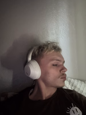 ezykiah thompson - Gallery Image 1