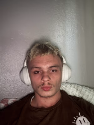 ezykiah thompson - Gallery Image 3