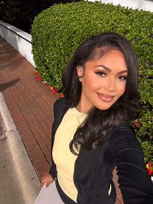 Kristen  Cheatam - Gallery Image 2