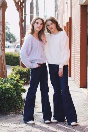 Caitie and Carlie ( Twins) Gibson - Gallery Image 4