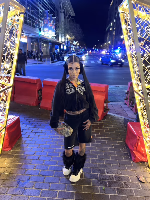 India Travers - Gallery Image 8