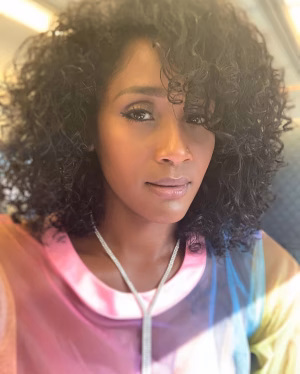 Queen Barbara - Gallery Image 3