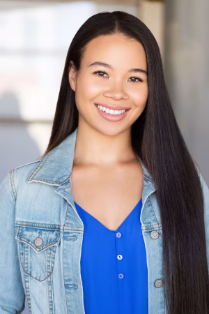 Lisa Renée  Brown - Gallery Image 1