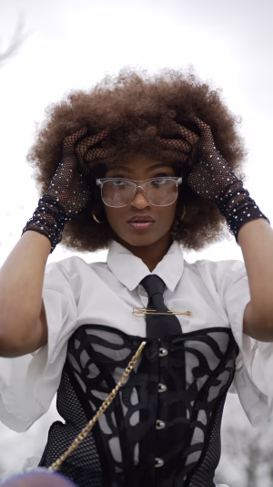 Mona Lezah - Gallery Image 3