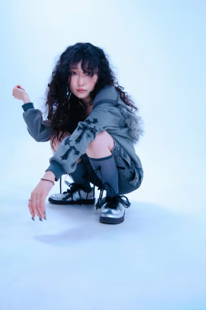 Chloe Lau - Gallery Image 8